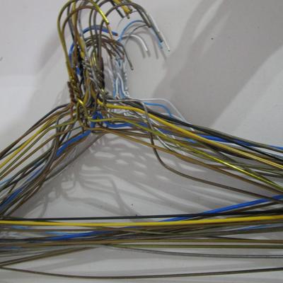 #70 42 Metal hangers 