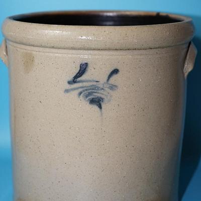 #4 STONEWARE BROWN SALT GLAZE CROCK, SMALL COBALT BEE STING MARK