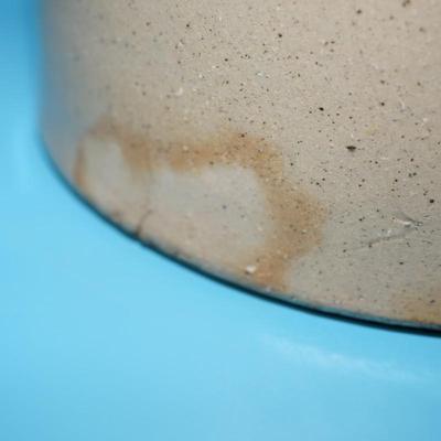 #4 STONEWARE BROWN SALT GLAZE CROCK, SMALL COBALT BEE STING MARK