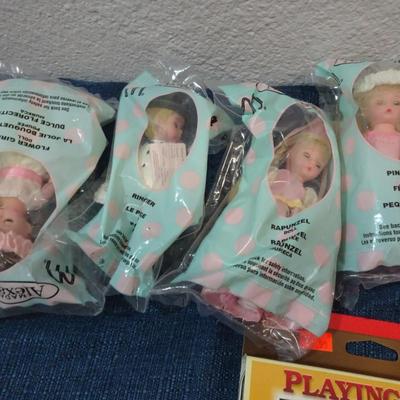 LOT 182. MISC TOYS, CARDS  AND TOY PARTS