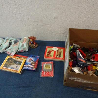 LOT 182. MISC TOYS, CARDS  AND TOY PARTS