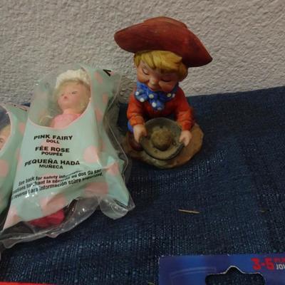 LOT 182. MISC TOYS, CARDS  AND TOY PARTS
