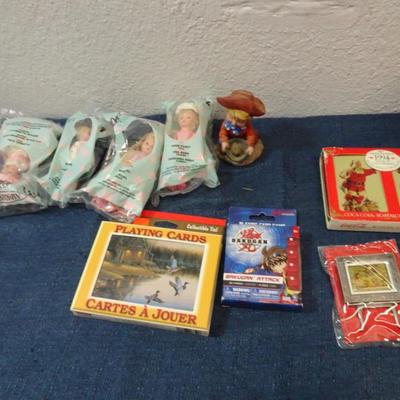 LOT 182. MISC TOYS, CARDS  AND TOY PARTS