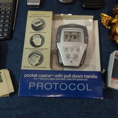 LOT 184. MISC UNTESTED ELECTRONIC ITEMS AND ANGEL DECOR