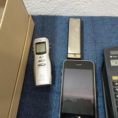 LOT 184. MISC UNTESTED ELECTRONIC ITEMS AND ANGEL DECOR