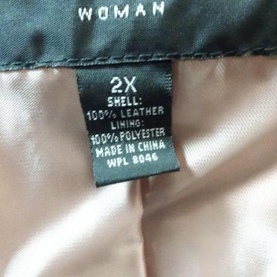 LOT 187. THREE LADIES COATS/JACKETS ALFANI, WORTHINGTON AND REQUIREMENTS BRANDS