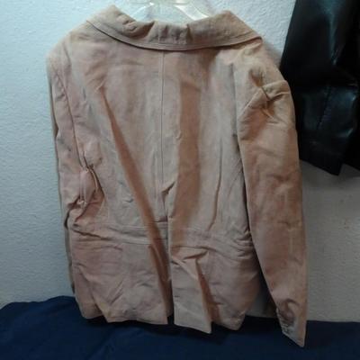 LOT 187. THREE LADIES COATS/JACKETS ALFANI, WORTHINGTON AND REQUIREMENTS BRANDS