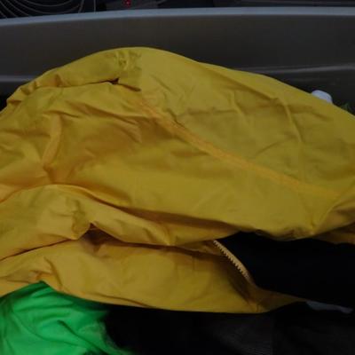 LOT 188. CONTAINER OF LADIES CLOTHING OVER 15 GARMENTS SIZE INCLUDE XL AND SIZE 18