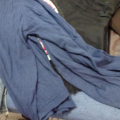 LOT 189 MENS CLOTHING INCLUDING CEZANI MENS SHIRT WITH TAGS, ADIDAS GEAR, SOOCER SHIRT, ETC