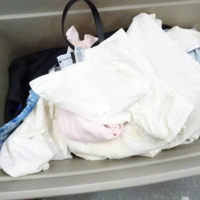 LOT 192. LADIES CLOTHING OVER 15 GARMENTS