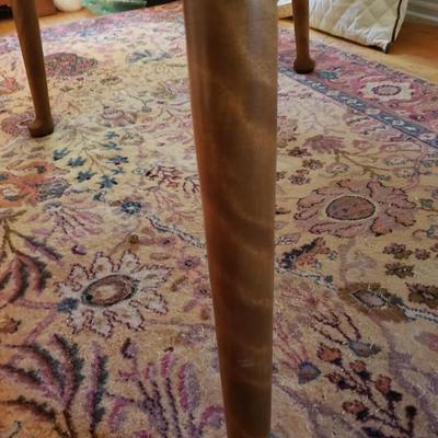 Vintage Round or Oval dining room table with two leaves