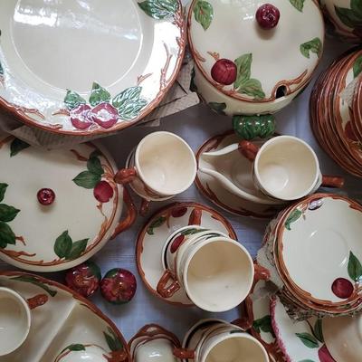 Franciscan Apple LARGE dish set! Many serving pieces