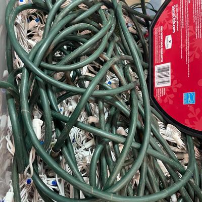 LOT 194. TUB OF CHRISTMAS LIGHTS, SOME NEW IN PACKAGE