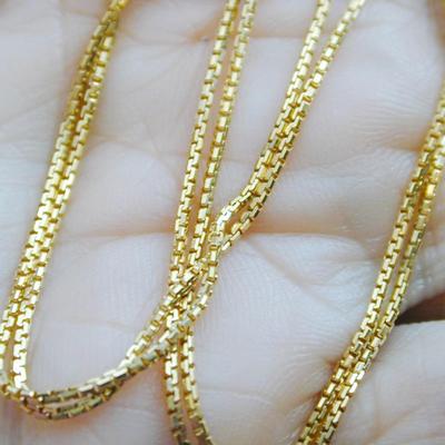 14k yellow gold C/box link chain, 22 inches long, 3.4 grams