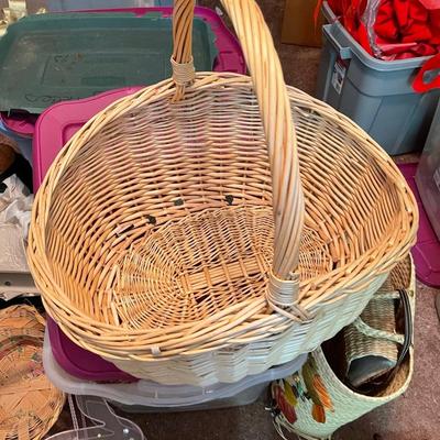 Vintage Mixed Basket Lot