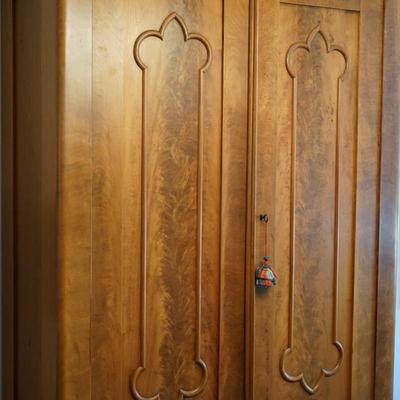 EXCEPTIONAL MID 19TH CENTURY MAHOGANY WARDROBE CABINET/TWO PIECE/DRAWERS AND SHELVES