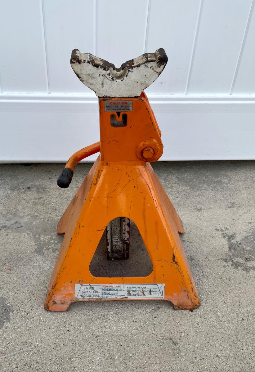 6-ton-jack-stand-estatesales
