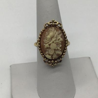 Sarah Coventry Vintage Fashion Ring