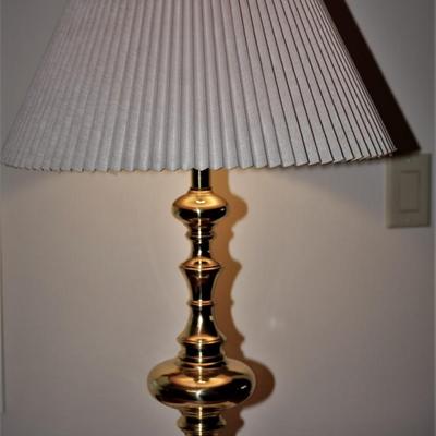 QUALITY BRASS TABLE LAMP WITH BALL  FOOTINGS