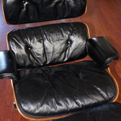 CHARLES EAMES FOR HERMAN MILLER LOUNGE CHAIR BLK LEATHER, WITH OTTOMAN