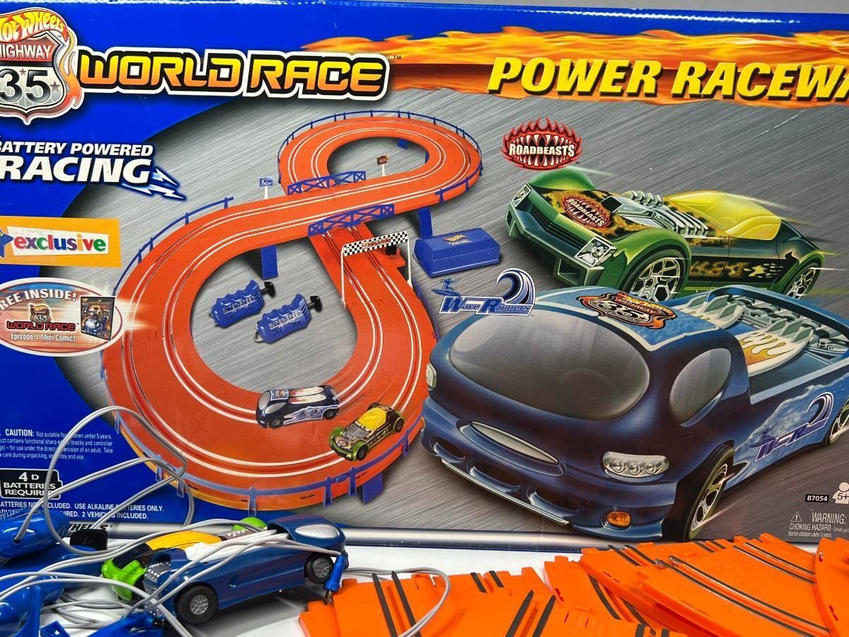 Hot Wheels World Race Toys R Us Exclusive Battery Powered Racing Track |  EstateSales.org