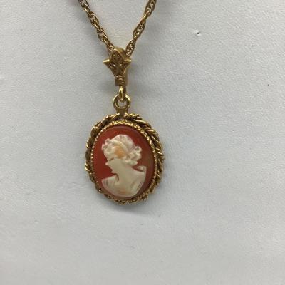 Vintage Cameo by Art. With Matching Chain