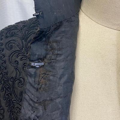 Antique Vintage Gothic Romantic Victorian Style Black Lace Shoulder Shawl Fashion Caplet