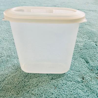 Tupperware and Plastic Food Containers