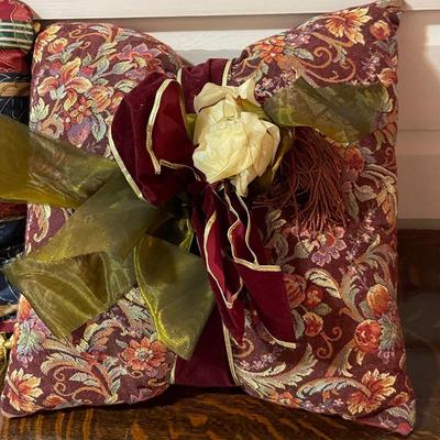 Set of Two Decorative Accent Pillows