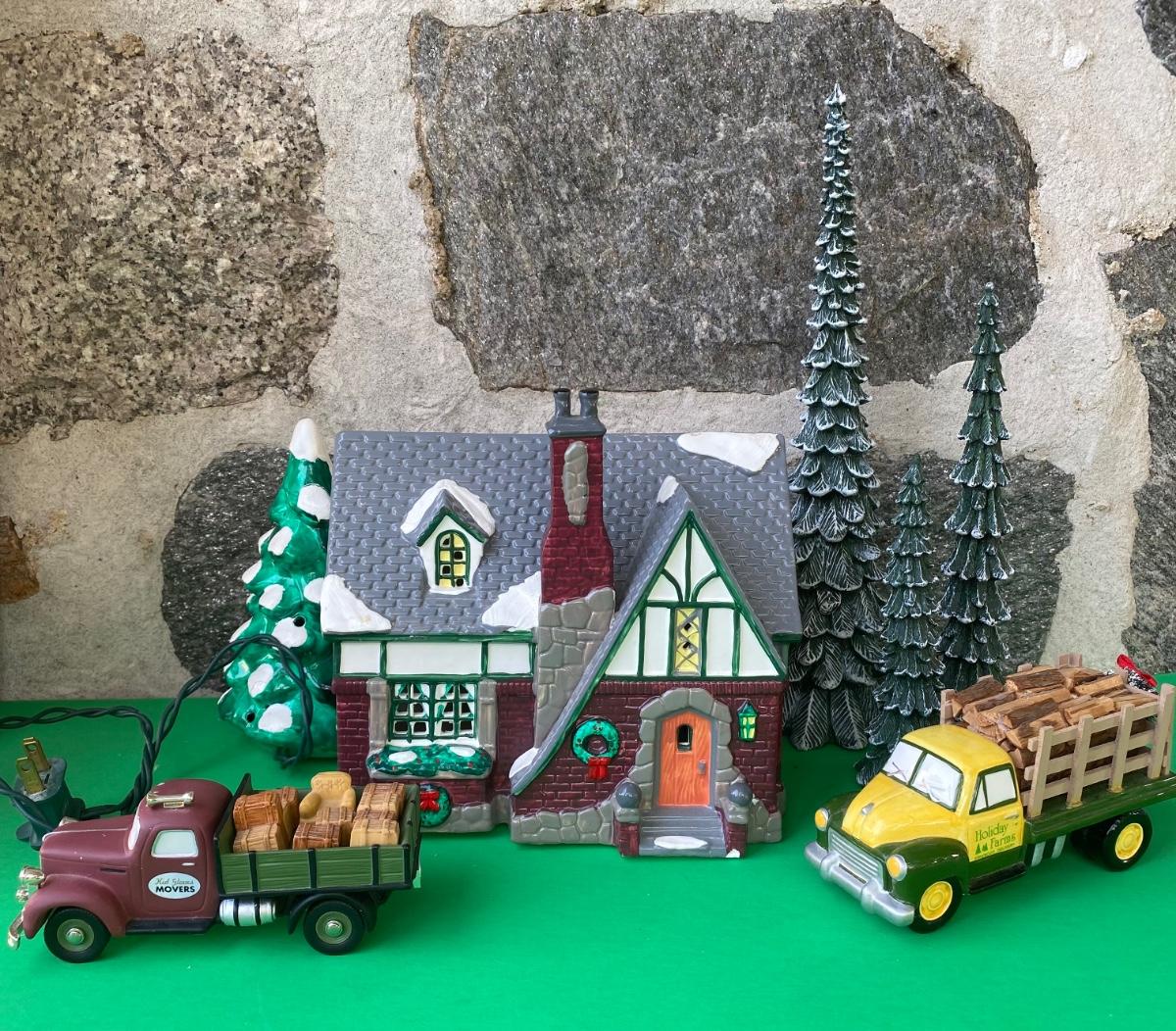 LOT 98C Department 56 Village Cottage, Holiday Farms Firewood