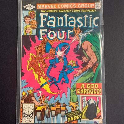 LOT 2R: Fantastic Four Comic Collection