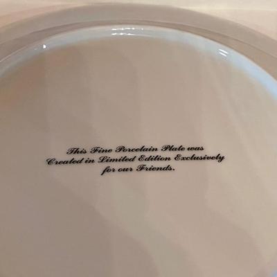 Vintage Signed Magnolia House by Kelly English Dinner Plate