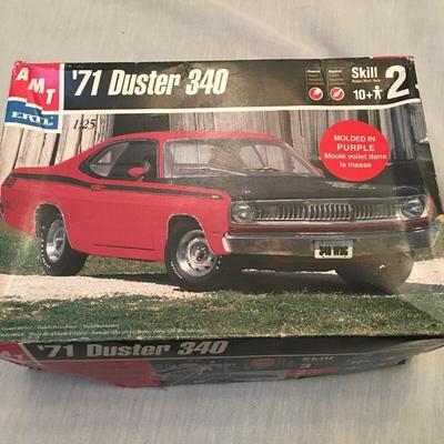 AMT ERTL 1971 Duster 340 100+ Parts (Skill 2)