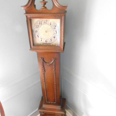 Wood Case Floor Clock Biltmore Electric Face Battery Operated