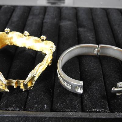 Pair of bracelets