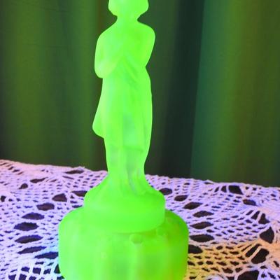 Cambridge glass Uranium glass figurine