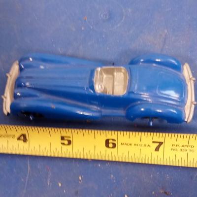 LOT 138  OLD MANOIL TOY CAR