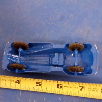 LOT 138  OLD MANOIL TOY CAR