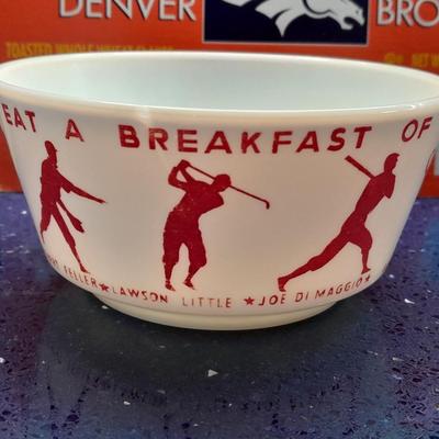 LOT 56 VINTAGE GLASS CEREAL BOWL AND WHEATIES COLLECTIBLE BOX