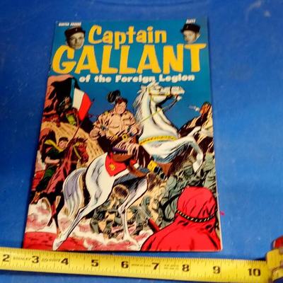 LOT 139  OLD CAPTAIN GALLANT COMIC BOOK OR FAN CLUB BOOK