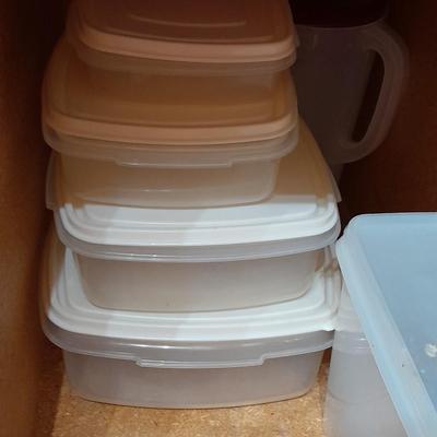 LOT 57 PLASTIC FOOD STORAGE CONTAINERS
