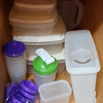LOT 57 PLASTIC FOOD STORAGE CONTAINERS