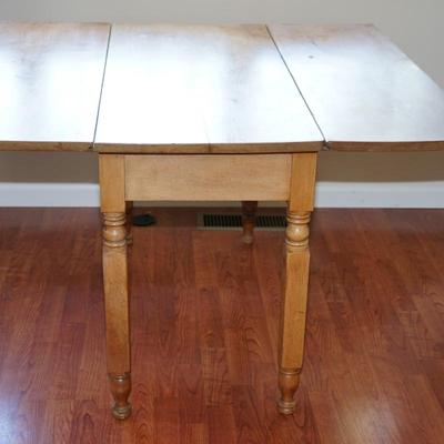 19TH CENTURY WALNUT/CHERRY  THREE BOARD DROP LEAF KITCHEN TABLE