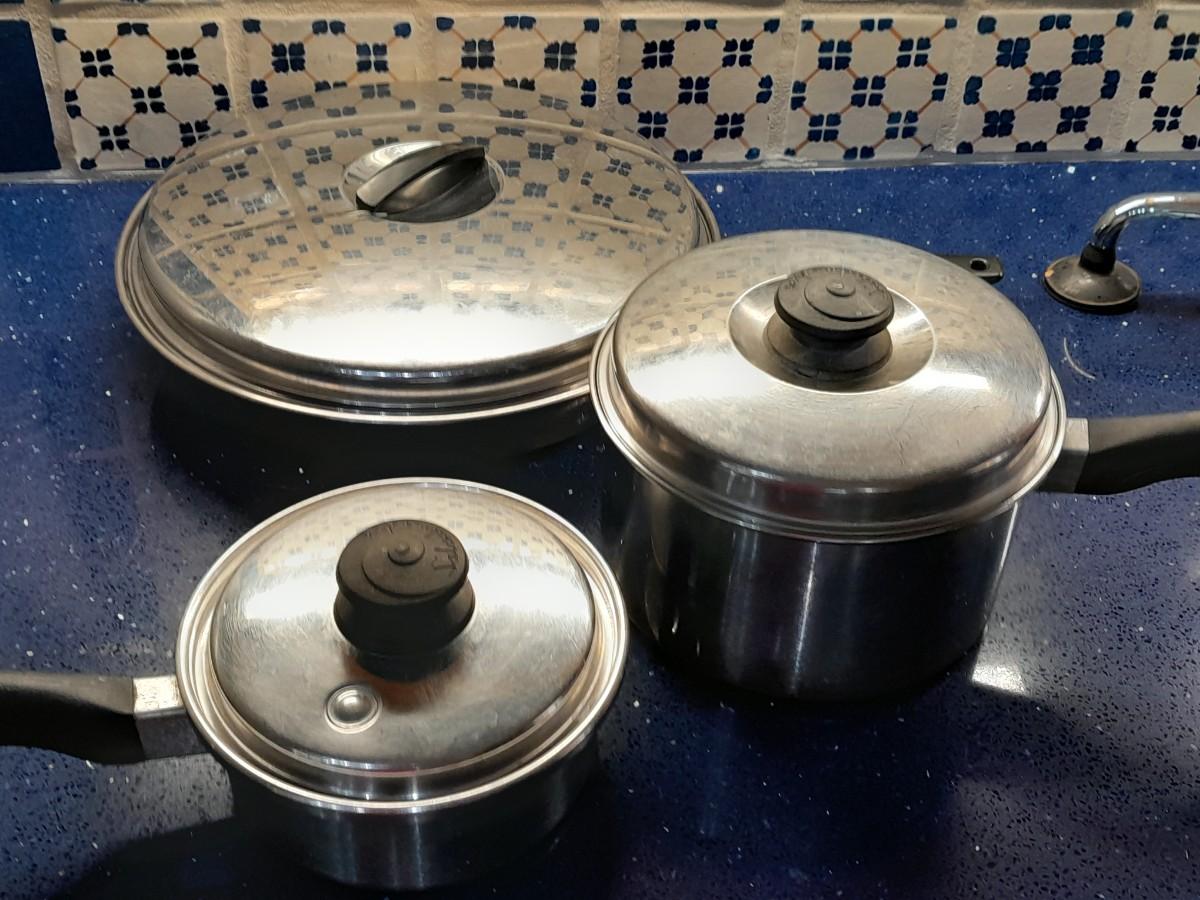 LOT 66 ASSORTMENT OF STAINLESS COOKWARE