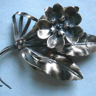 Vintage Sterling Silver Floral Pin