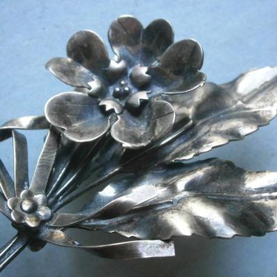 Vintage Sterling Silver Floral Pin