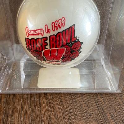 1999 Wisconsin Badger Rose Bowl ornament