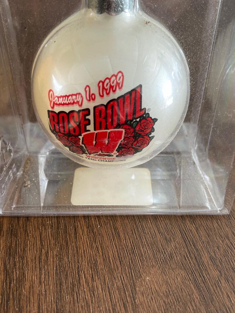 1999 Wisconsin Badger Rose Bowl ornament