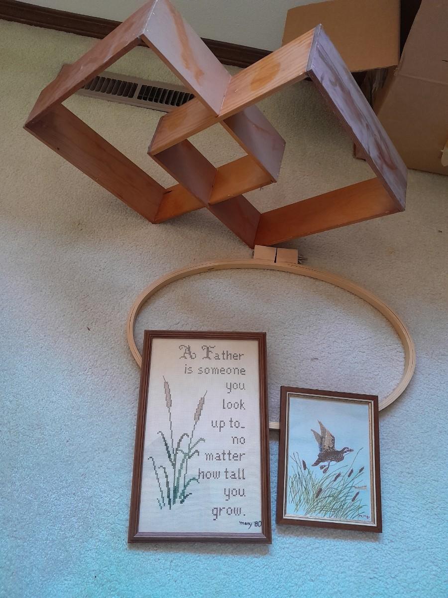 LOT 190 DOUBLE CUBE WALL SHELF WITH FRAMED CROSS STITCH ART