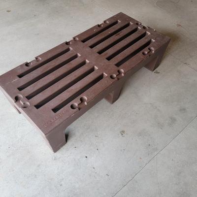 Brown Cambro Dunnage Rack